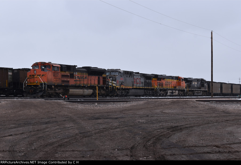 BNSF 9237/KCSM 4543/BNSF 6432/NS 7568